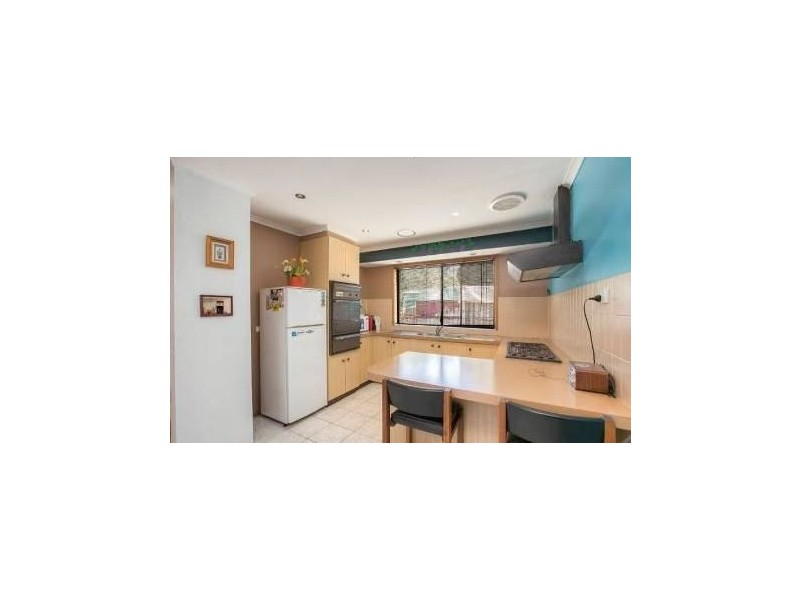 10 Arleon Crescent, Cranbourne VIC 3977