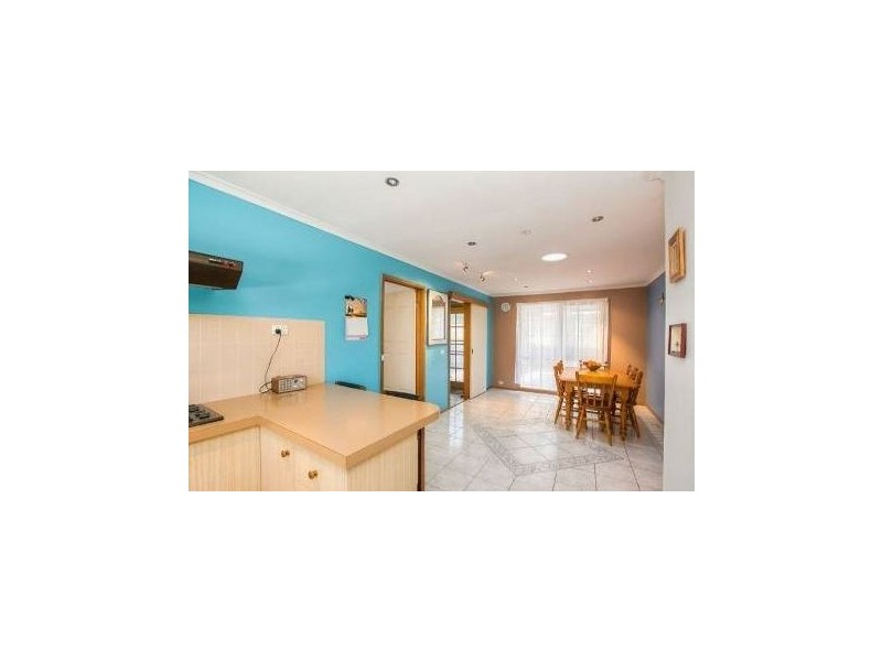 10 Arleon Crescent, Cranbourne VIC 3977