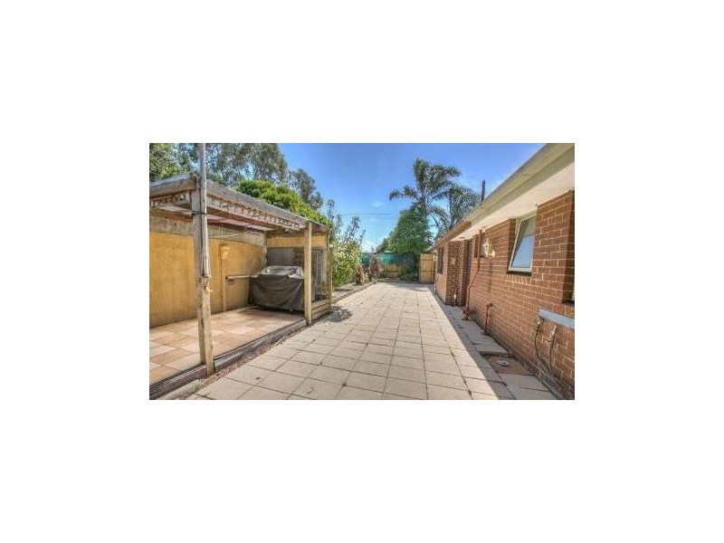 10 Arleon Crescent, Cranbourne VIC 3977