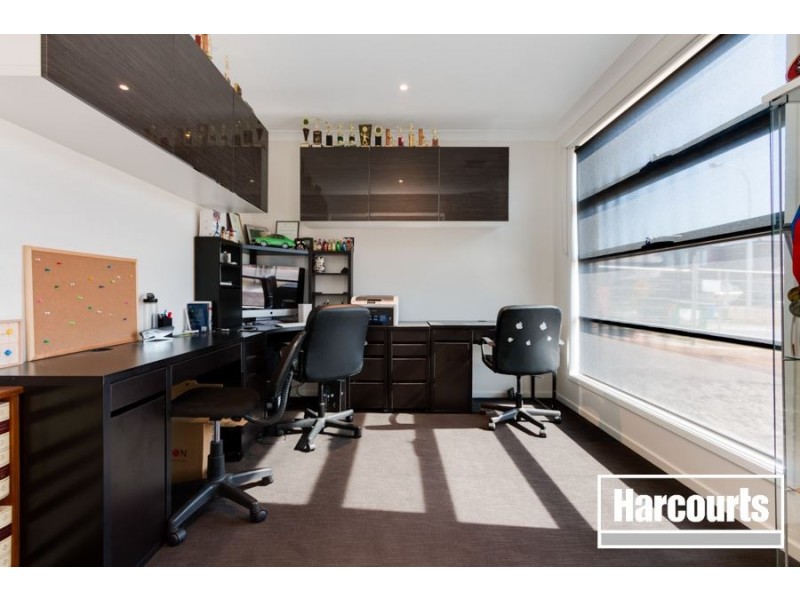 17 Herring Avenue, Cranbourne North VIC 3977