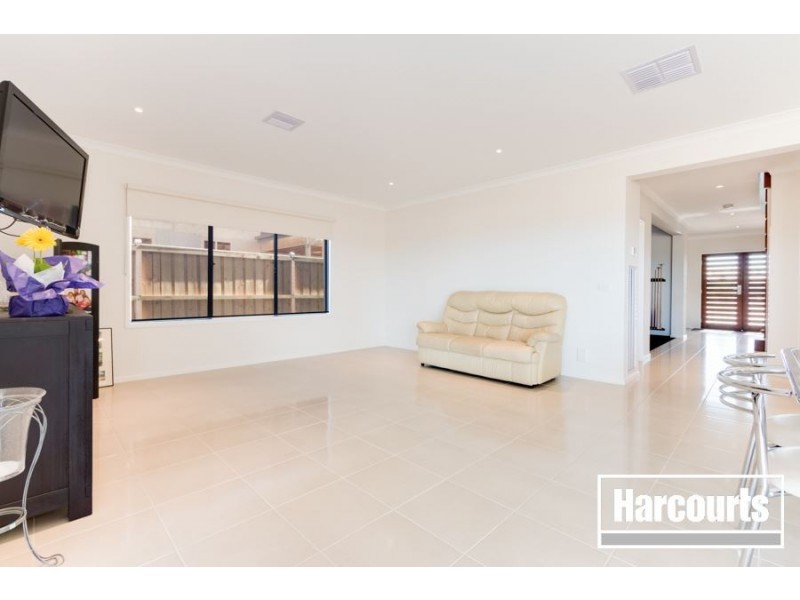 17 Herring Avenue, Cranbourne North VIC 3977