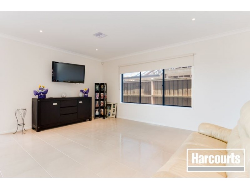 17 Herring Avenue, Cranbourne North VIC 3977