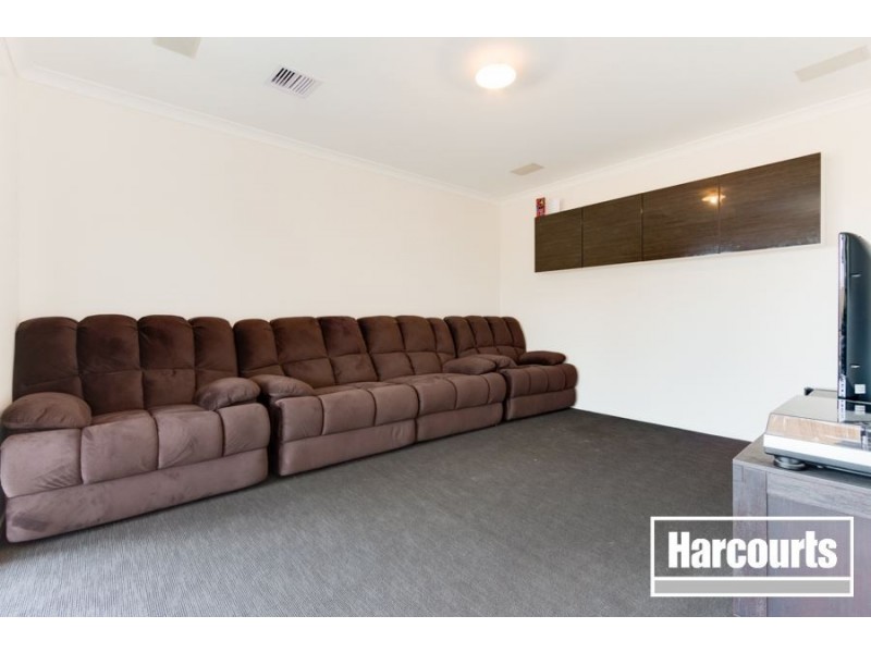 17 Herring Avenue, Cranbourne North VIC 3977