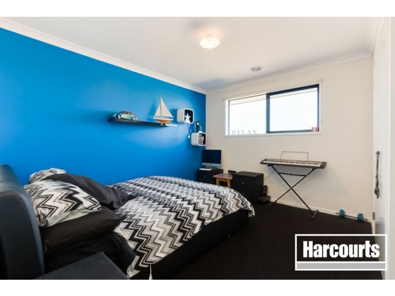 17 Herring Avenue, Cranbourne North VIC 3977
