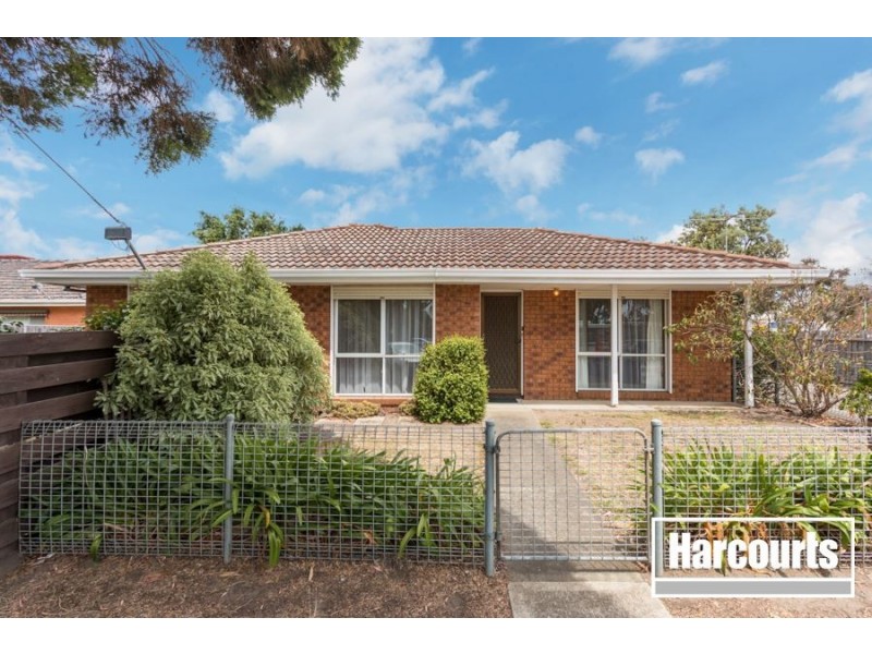 1/8 Lyall Street, Cranbourne VIC 3977