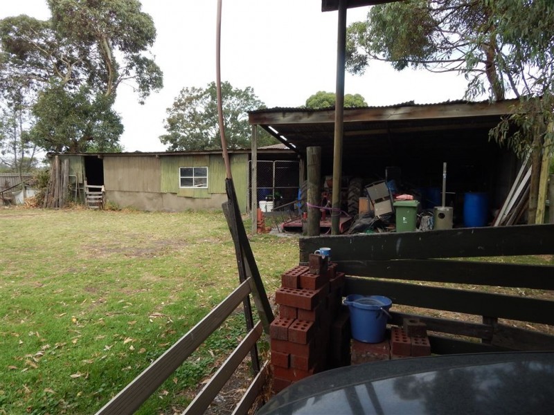 70 Devon Road, Devon Meadows VIC 3977