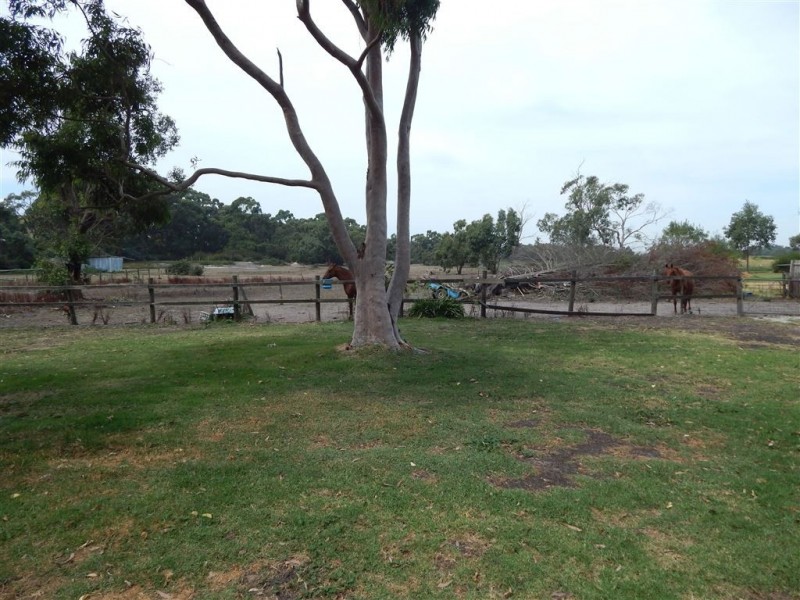 70 Devon Road, Devon Meadows VIC 3977