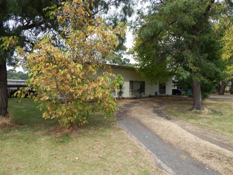 70 Devon Road, Devon Meadows VIC 3977