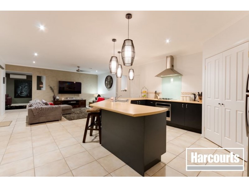 25 Napier Way, Narre Warren South VIC 3805