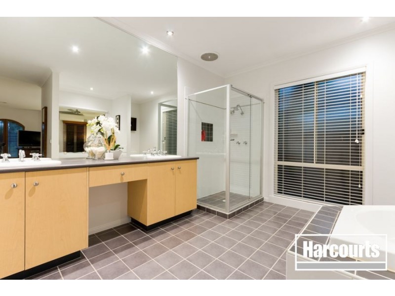 25 Napier Way, Narre Warren South VIC 3805