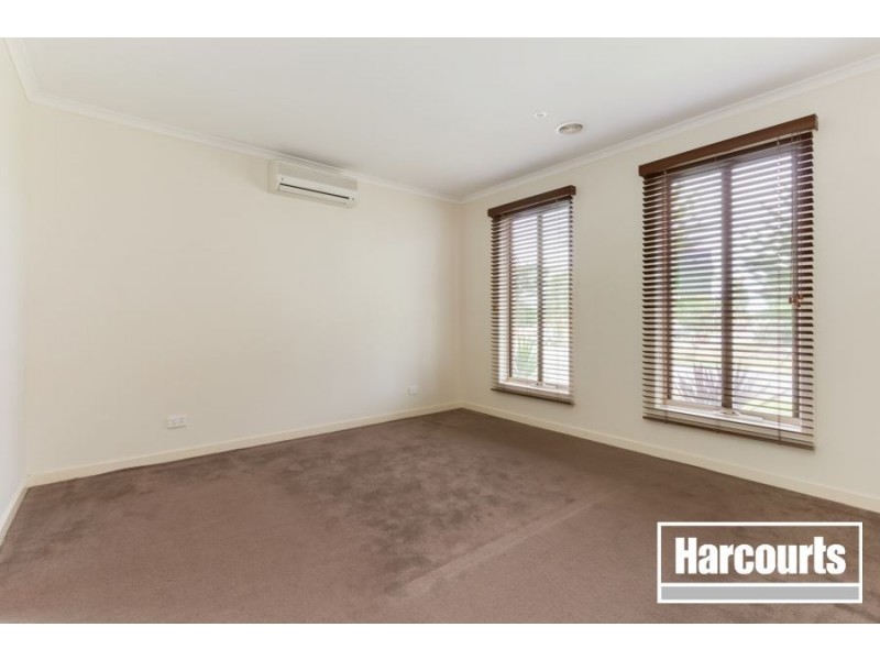 18 Tyndall Street, Cranbourne East VIC 3977