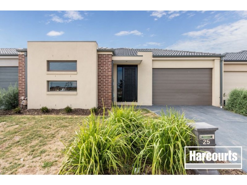 25 Paxford Drive, Cranbourne North VIC 3977