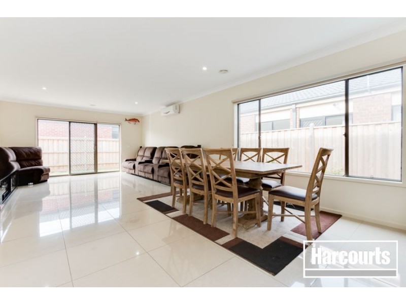 25 Paxford Drive, Cranbourne North VIC 3977