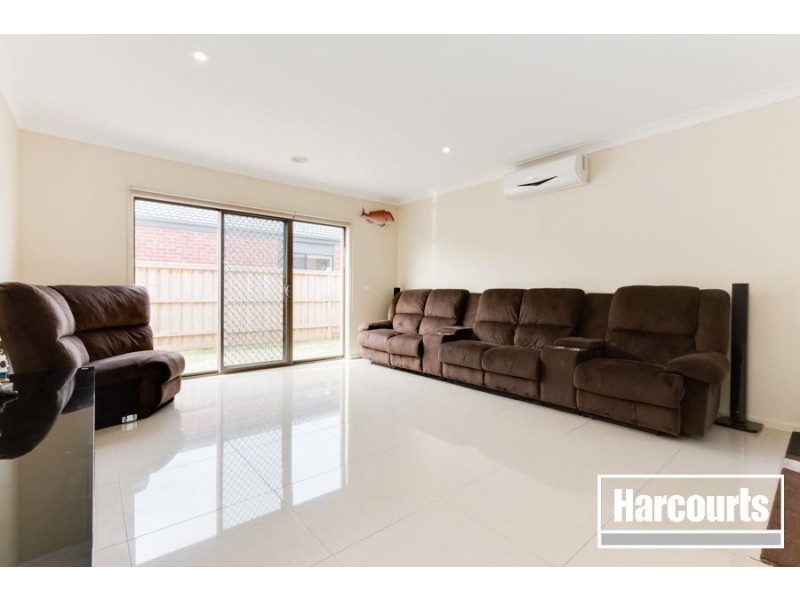 25 Paxford Drive, Cranbourne North VIC 3977