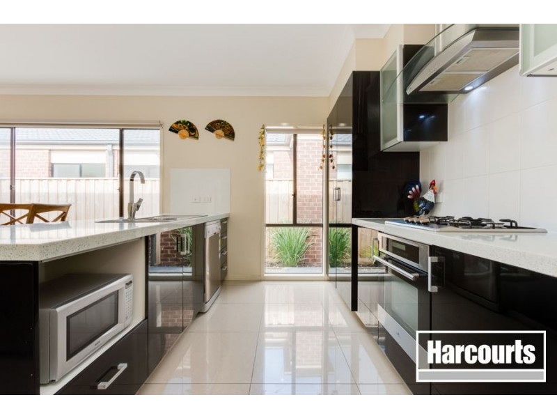 25 Paxford Drive, Cranbourne North VIC 3977