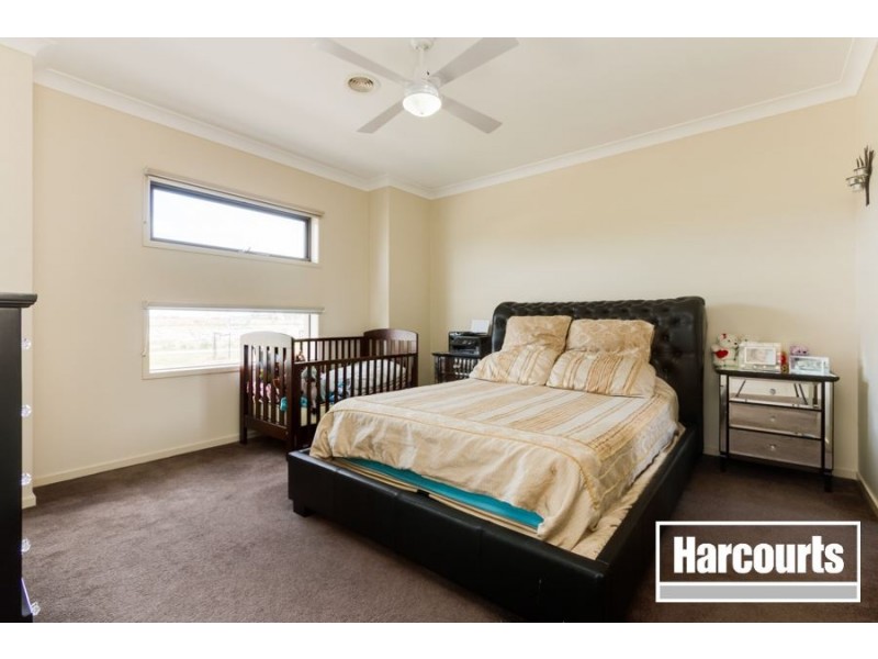 25 Paxford Drive, Cranbourne North VIC 3977