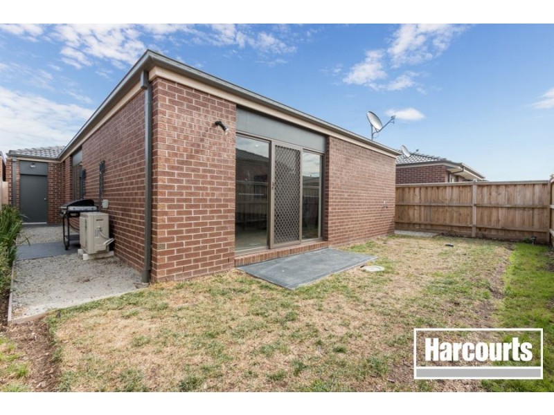 25 Paxford Drive, Cranbourne North VIC 3977