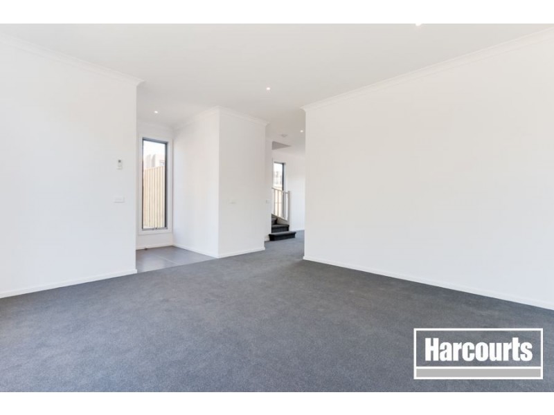 1 Nanea Path, Cranbourne VIC 3977