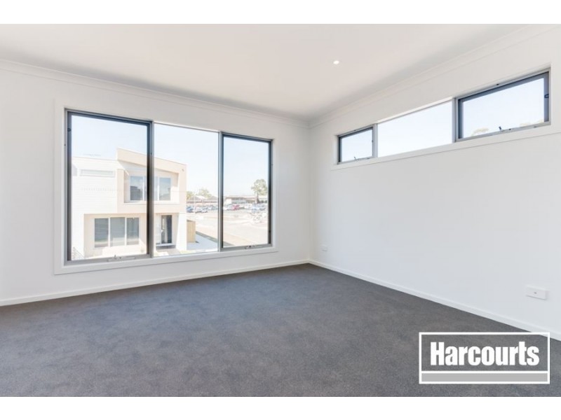 1 Nanea Path, Cranbourne VIC 3977