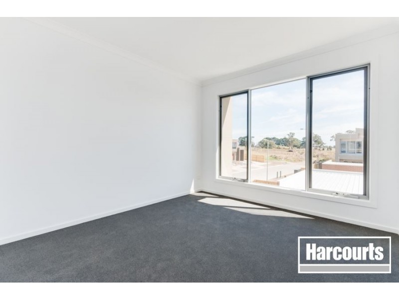 1 Nanea Path, Cranbourne VIC 3977