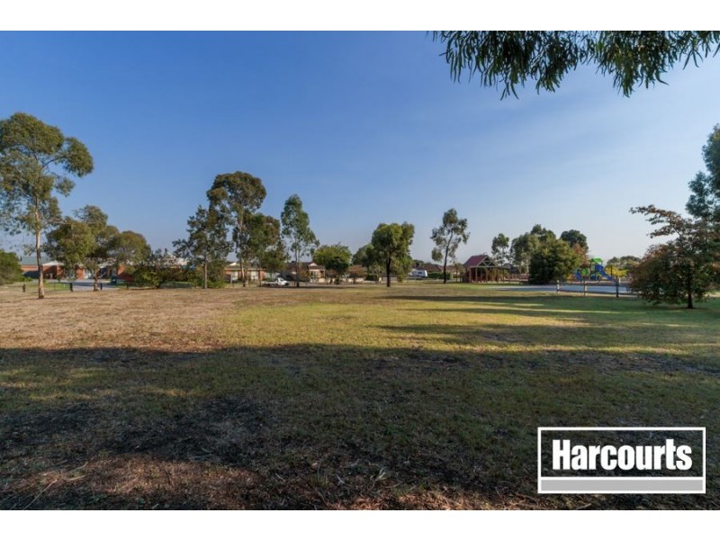 21 McGuigan Drive, Cranbourne VIC 3977