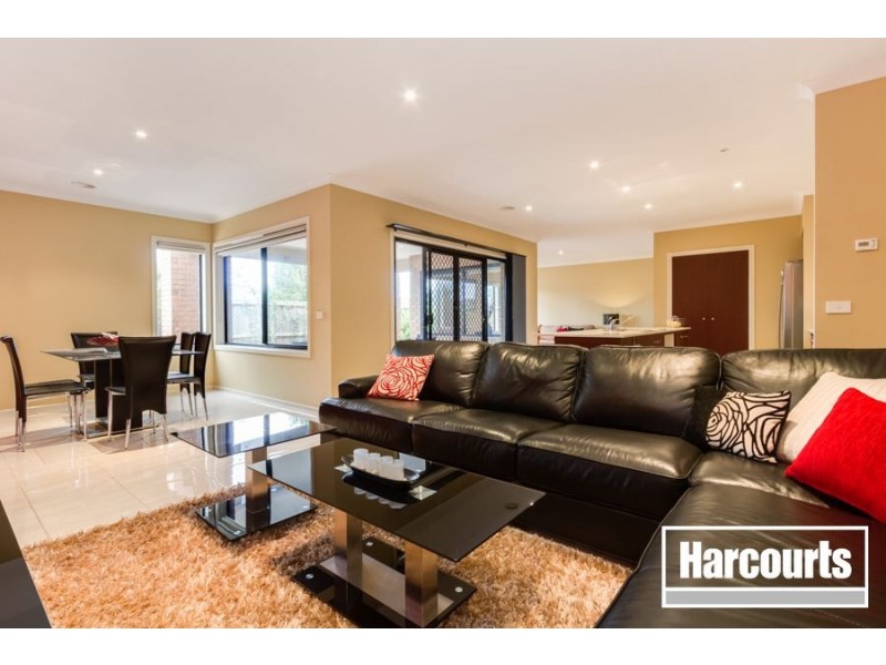 22 Lancashire Drive, Cranbourne North VIC 3977