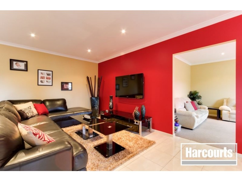 22 Lancashire Drive, Cranbourne North VIC 3977