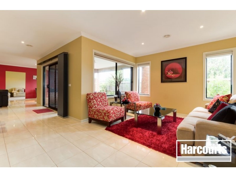 22 Lancashire Drive, Cranbourne North VIC 3977