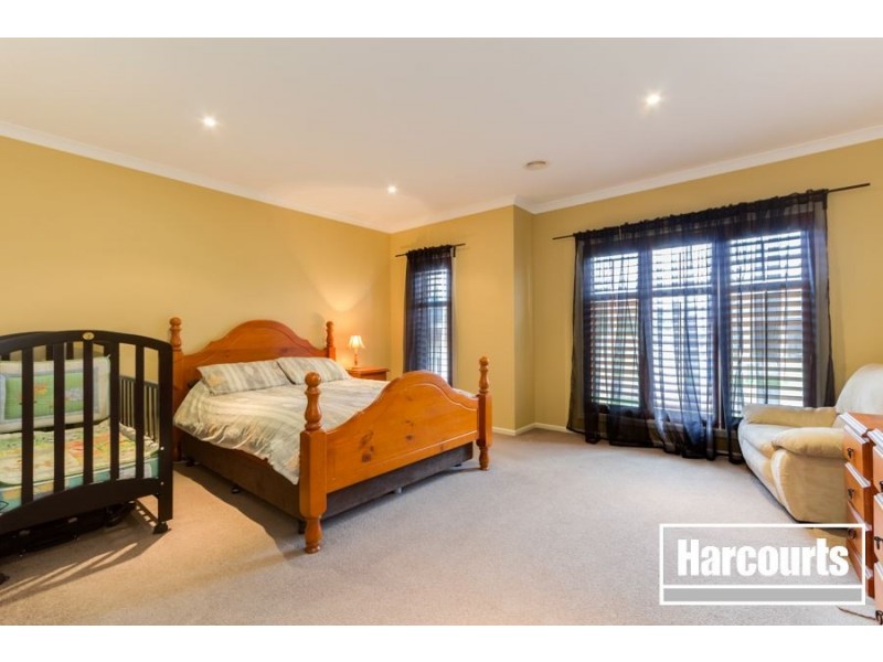 22 Lancashire Drive, Cranbourne North VIC 3977