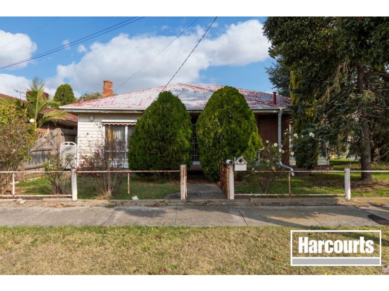 2 Gill Street, Cranbourne VIC 3977