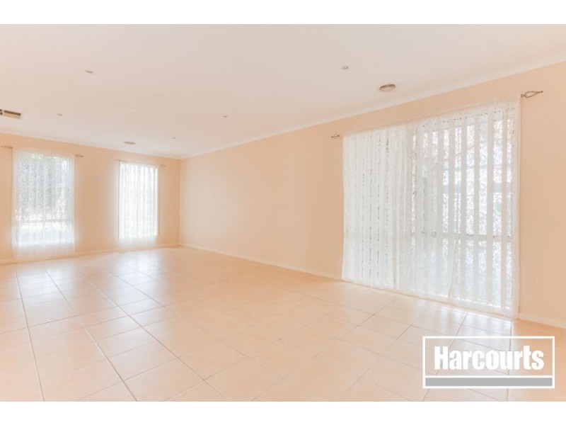 13 Cromwell Lane, Cranbourne East VIC 3977