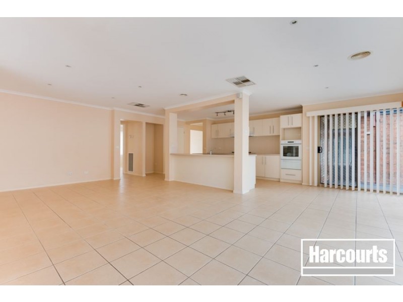 13 Cromwell Lane, Cranbourne East VIC 3977