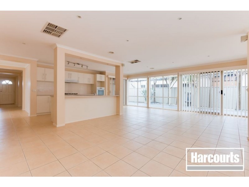 13 Cromwell Lane, Cranbourne East VIC 3977