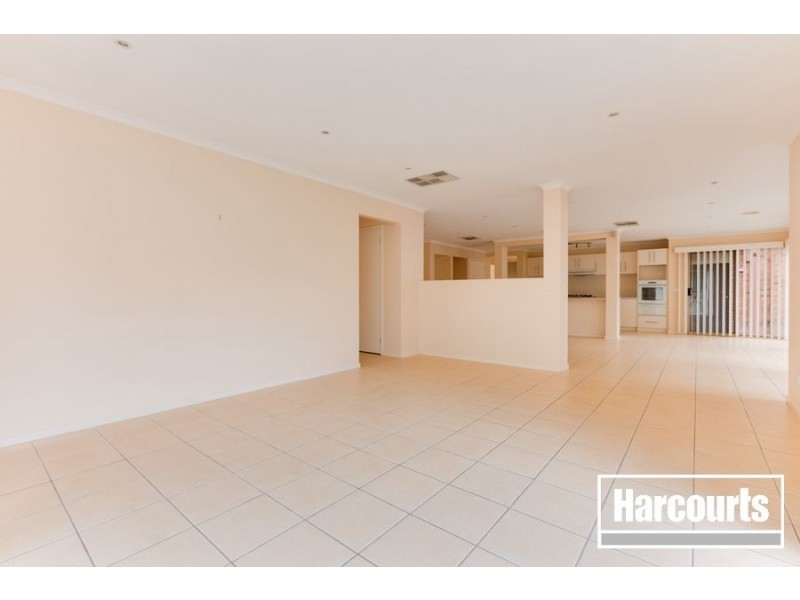 13 Cromwell Lane, Cranbourne East VIC 3977