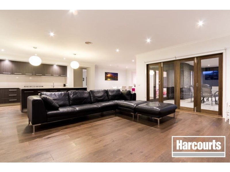 9 Chantenay Parade, Cranbourne North VIC 3977