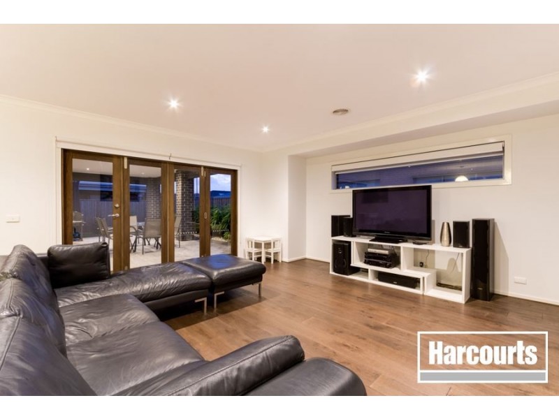 9 Chantenay Parade, Cranbourne North VIC 3977