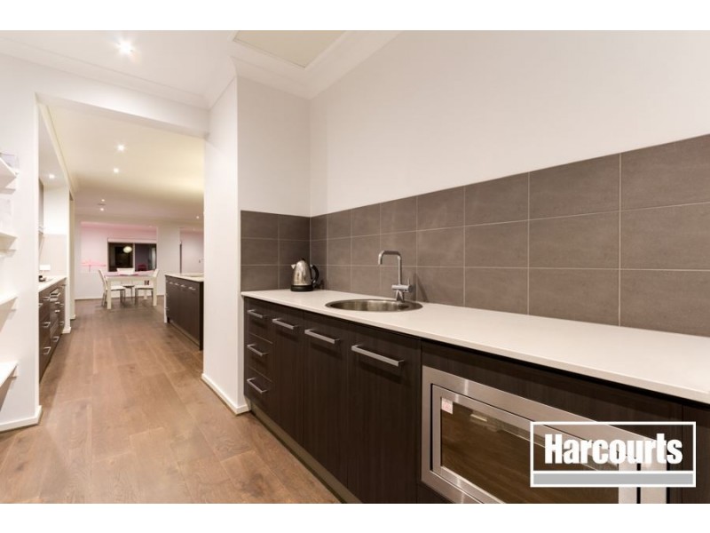 9 Chantenay Parade, Cranbourne North VIC 3977