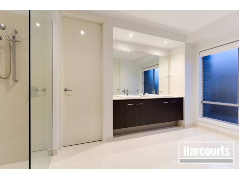 9 Chantenay Parade, Cranbourne North VIC 3977