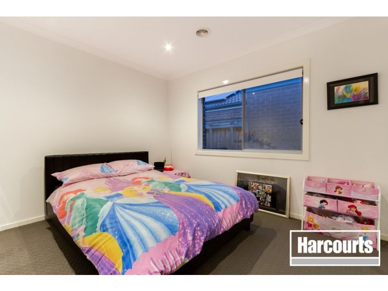 9 Chantenay Parade, Cranbourne North VIC 3977