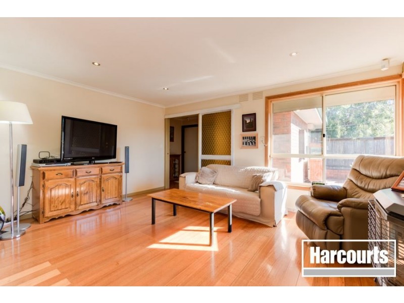 9 Banks Road, Cranbourne VIC 3977
