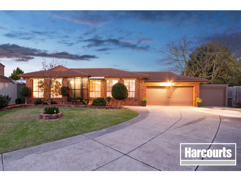 16 Lobelia Court, Cranbourne North VIC 3977