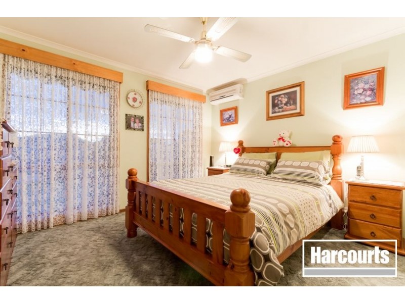 16 Lobelia Court, Cranbourne North VIC 3977