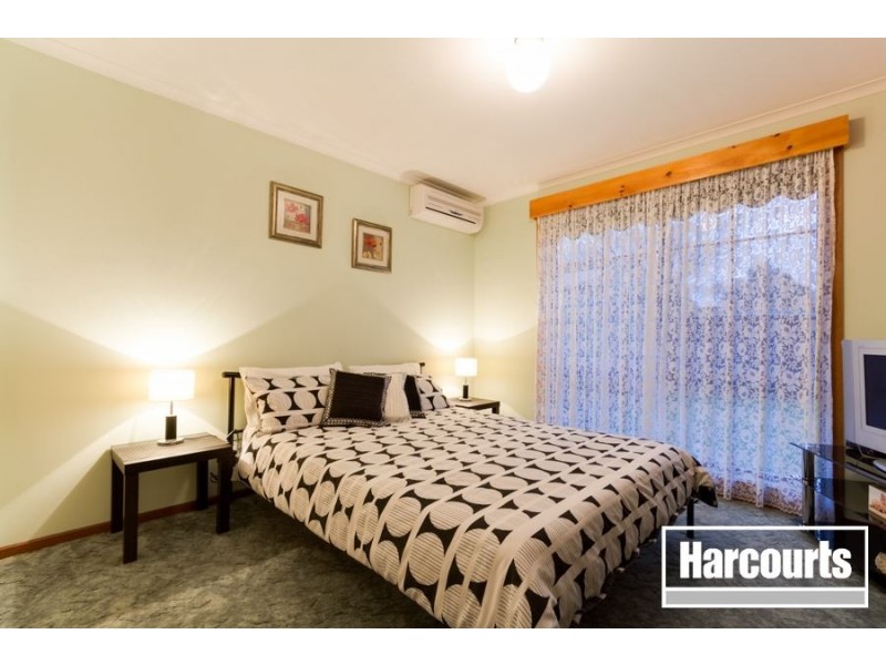 16 Lobelia Court, Cranbourne North VIC 3977