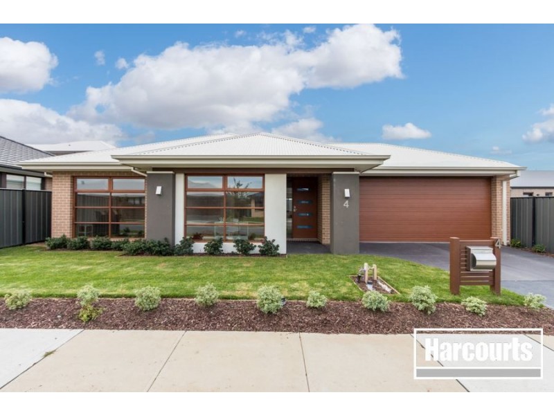 4 Fazeley Close, Clyde North VIC 3978