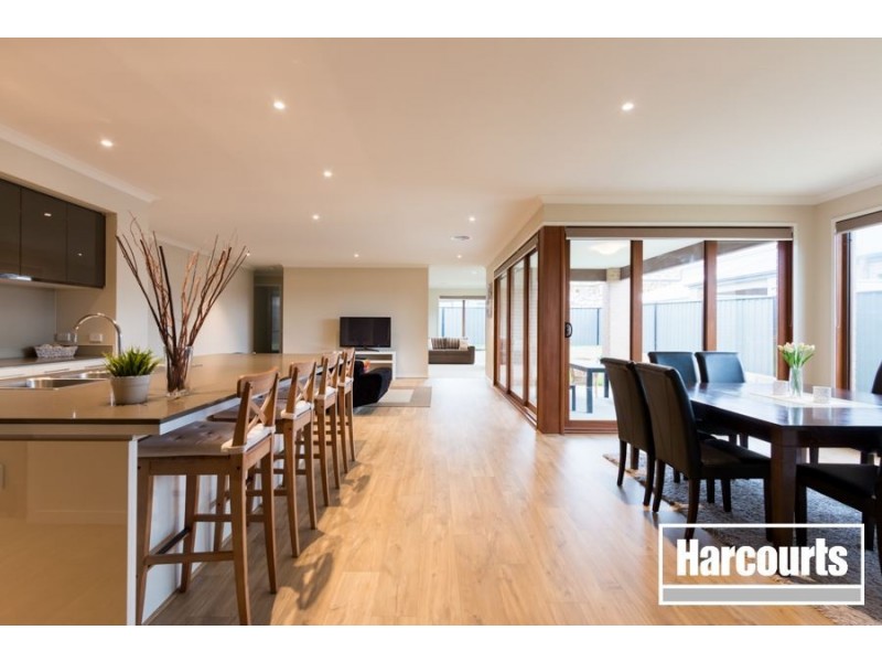 4 Fazeley Close, Clyde North VIC 3978