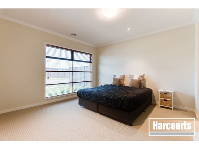 4 Fazeley Close, Clyde North VIC 3978