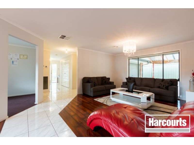 35 Briarcrest Drive, Cranbourne East VIC 3977