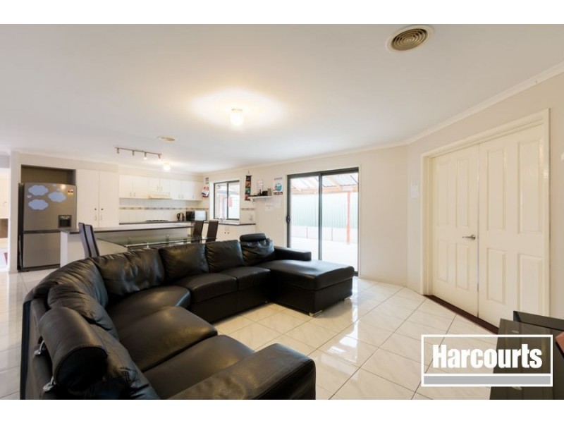 35 Briarcrest Drive, Cranbourne East VIC 3977