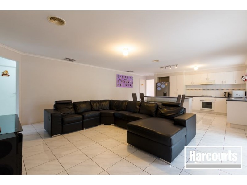 35 Briarcrest Drive, Cranbourne East VIC 3977