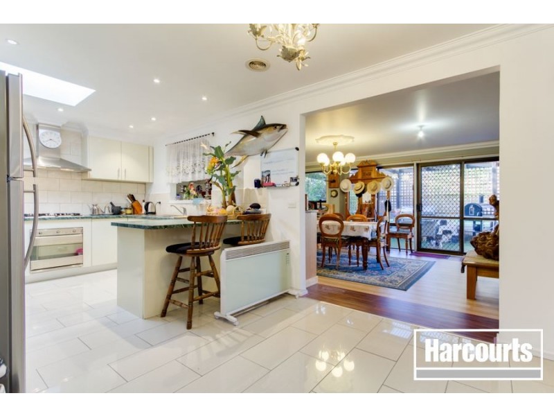 14 Phillip Court, Cranbourne North VIC 3977